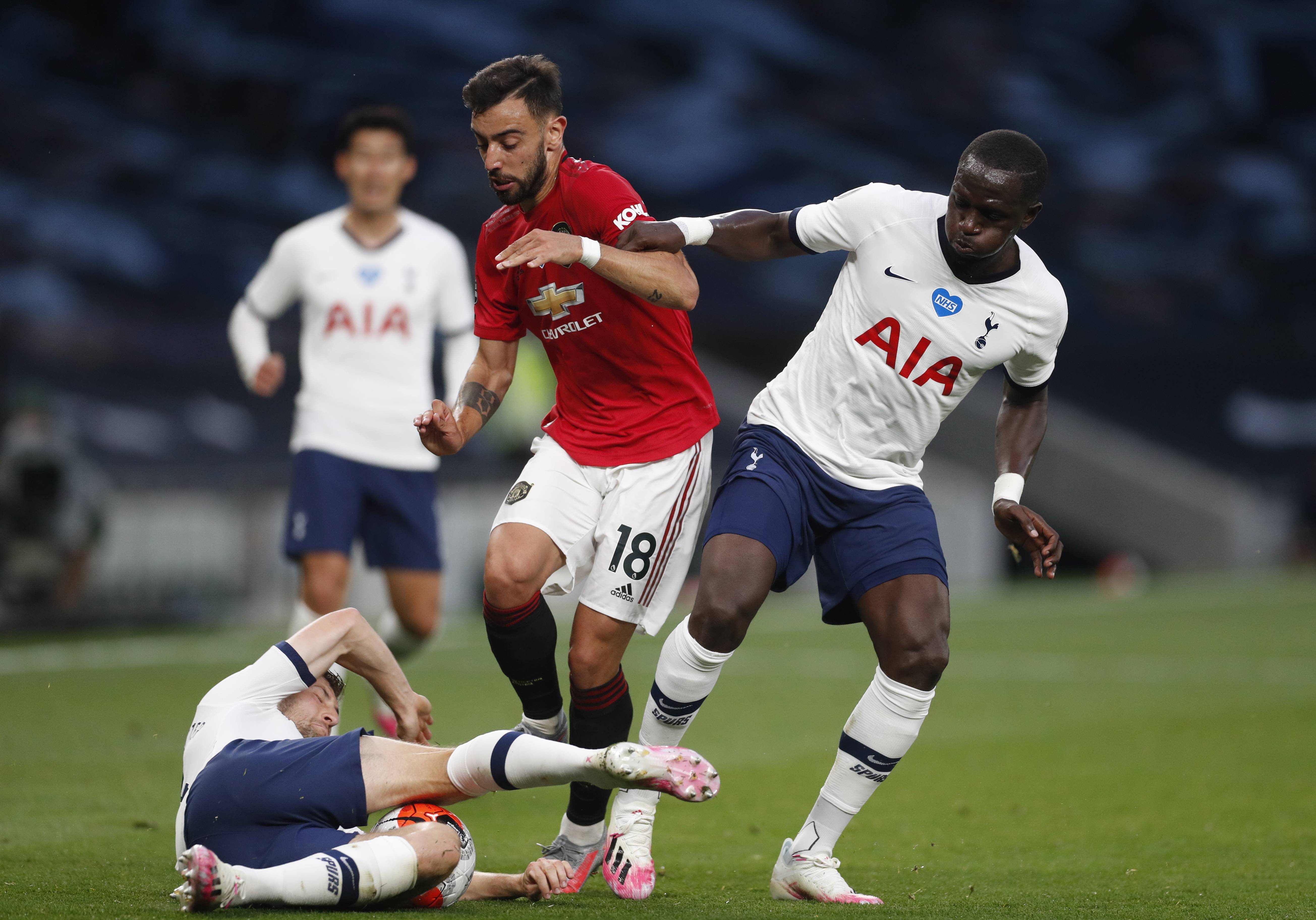 作为曼联球迷，真得感谢纽卡在关键时刻抬了一手.